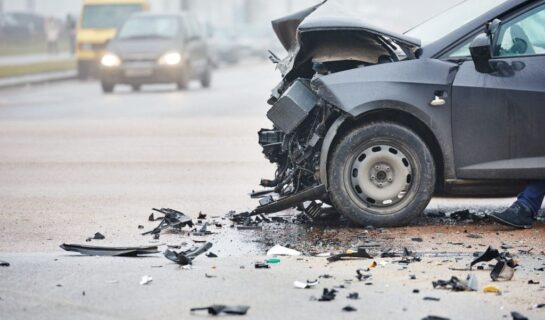 Verkehrsunfall – Beseitigung ölhaltiger Betriebsstoffe