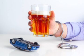Alkohol am Steuer: Welche Bußgelder und Strafen drohen?