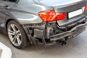 Verkehrsunfall – Kein Referenzwerkstattverweis bei Reparatur in markengebundener Fachwerkstatt bis zum Unfallzeitpunkt