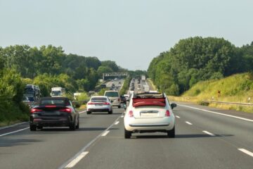 Verkehrsunfall bei Befahren des Seitenstreifens einer Bundesautobahn