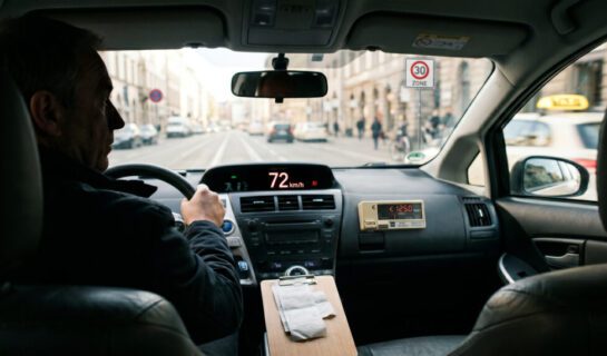 Taxischein weg trotz Betrug und Tempoverstößen ohne MPU
